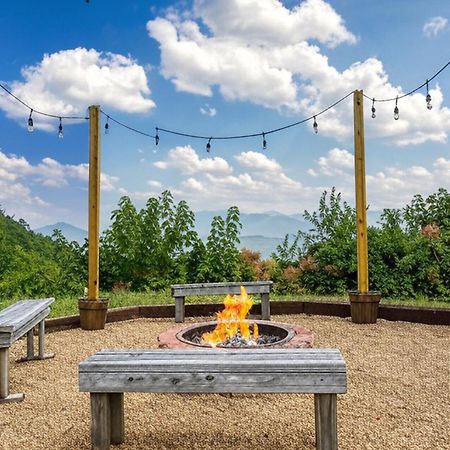 Breathtaking View, Hot Tub, 1089 Of Free Attraction Tickets For Each Paid Day, Dollywood And More! Sevierville Exterior foto